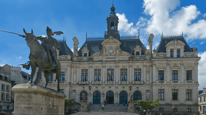 ne manquez plus une opportunité d'affaires dans la commande publique avec la veille Intescia